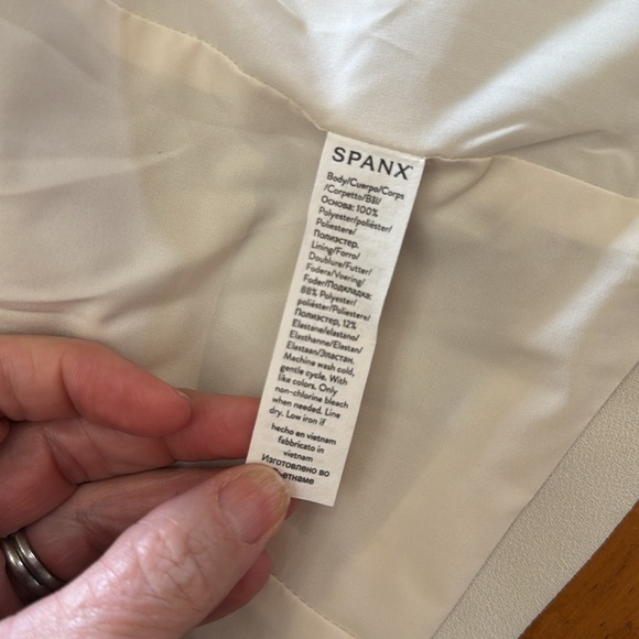 SPANX® Carefree Crepe Vest Top w/ No-Show Coverage. - Picture 11 of 14